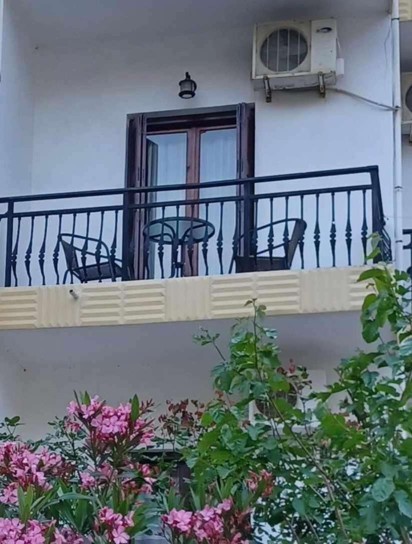 Hotel Rena Agios Kirykos  ภายนอก รูปภาพ