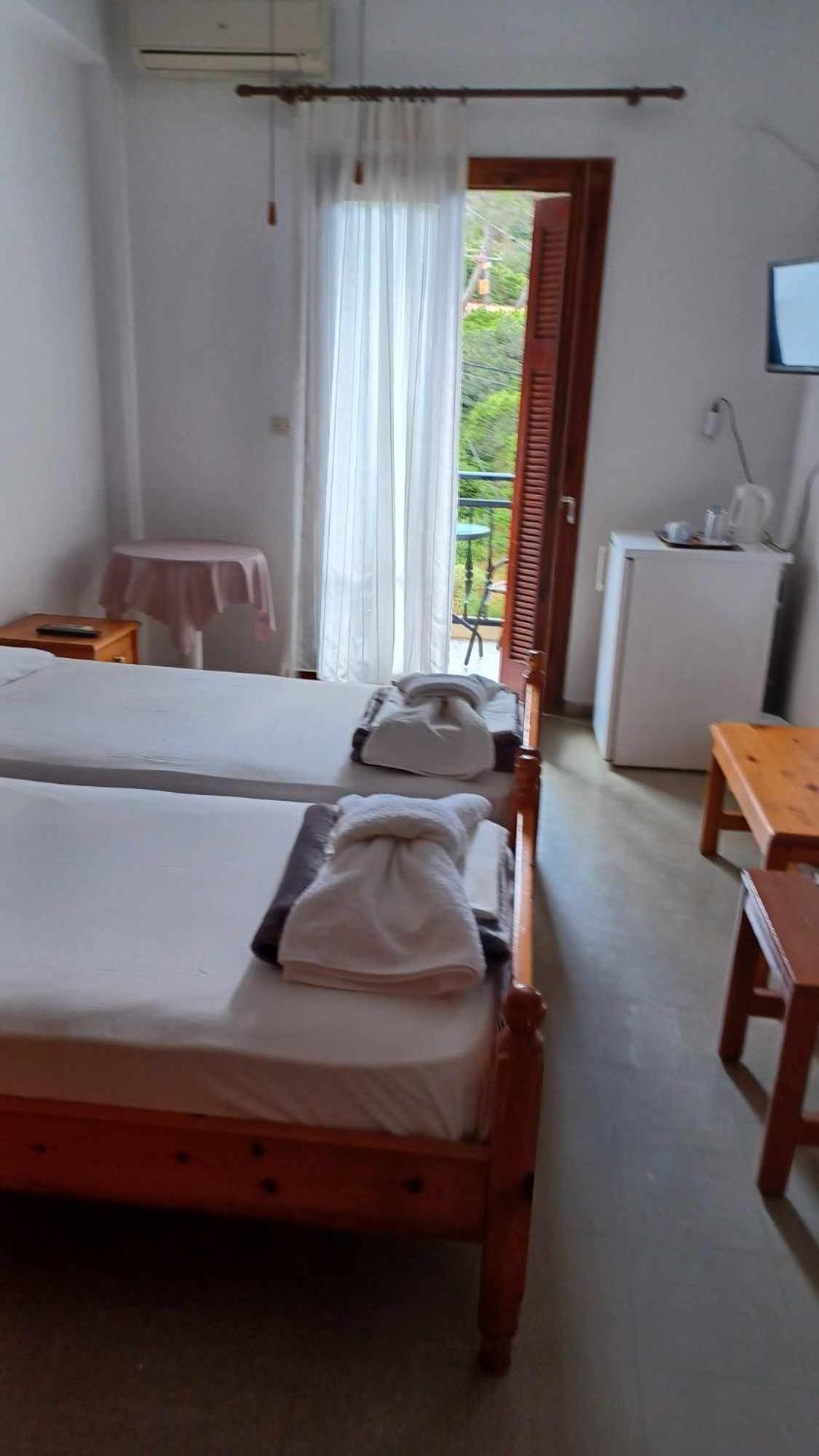 Hotel Rena Agios Kirykos  ภายนอก รูปภาพ