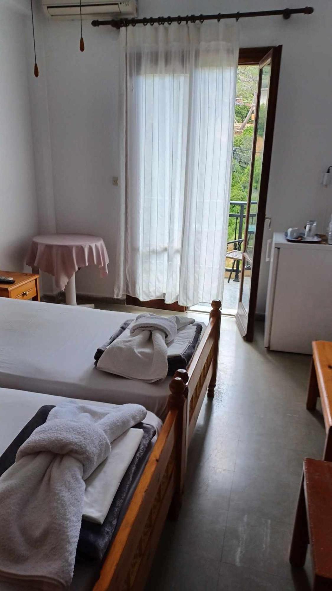 Hotel Rena Agios Kirykos  ภายนอก รูปภาพ