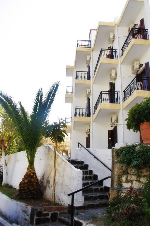 Hotel Rena Agios Kirykos  ภายนอก รูปภาพ